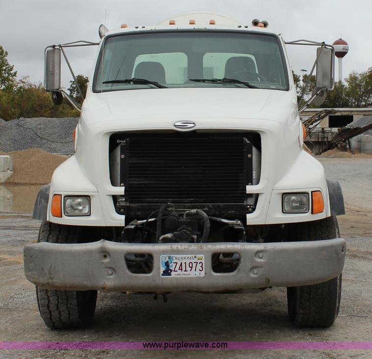 image for item J4294 2000 Sterling A9500 mixer truck