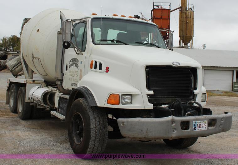 image for item J4294 2000 Sterling A9500 mixer truck