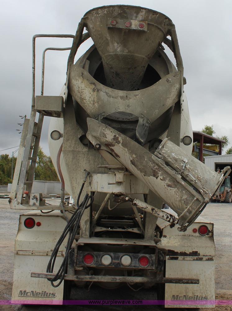 image for item J4294 2000 Sterling A9500 mixer truck