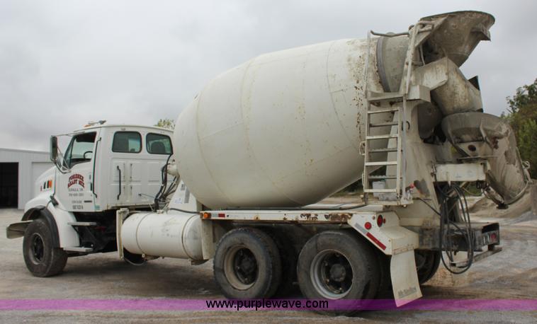 image for item J4294 2000 Sterling A9500 mixer truck