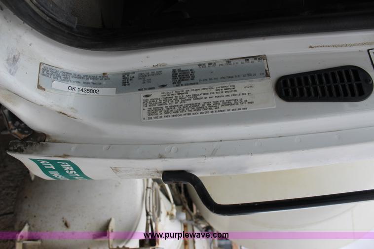 image for item J4294 2000 Sterling A9500 mixer truck