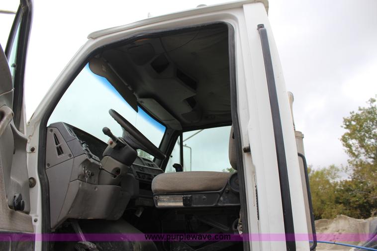 image for item J4294 2000 Sterling A9500 mixer truck