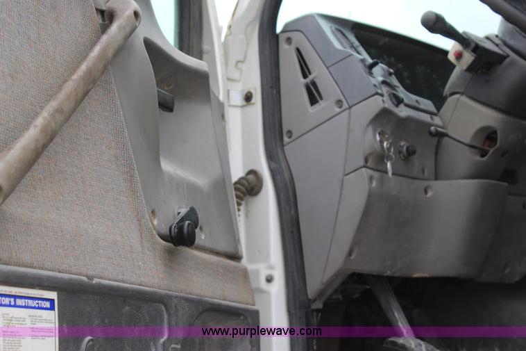 image for item J4294 2000 Sterling A9500 mixer truck