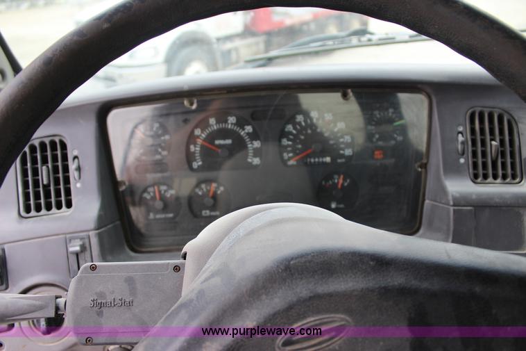 image for item J4294 2000 Sterling A9500 mixer truck