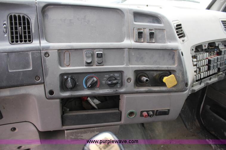 image for item J4294 2000 Sterling A9500 mixer truck