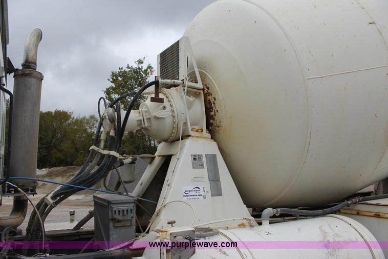 image for item J4294 2000 Sterling A9500 mixer truck