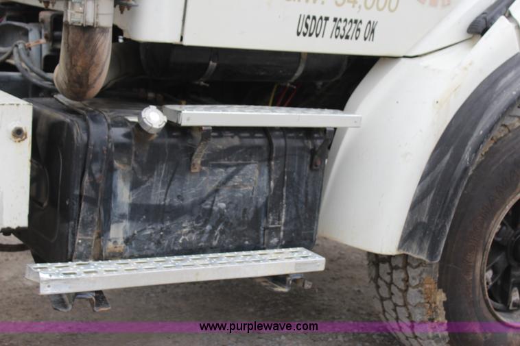 image for item J4294 2000 Sterling A9500 mixer truck