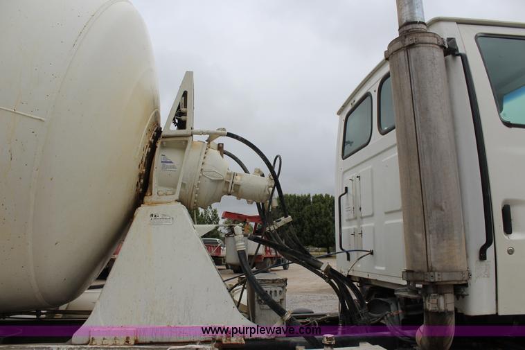 image for item J4294 2000 Sterling A9500 mixer truck