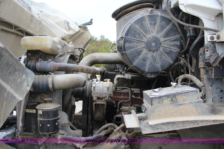 image for item J4294 2000 Sterling A9500 mixer truck