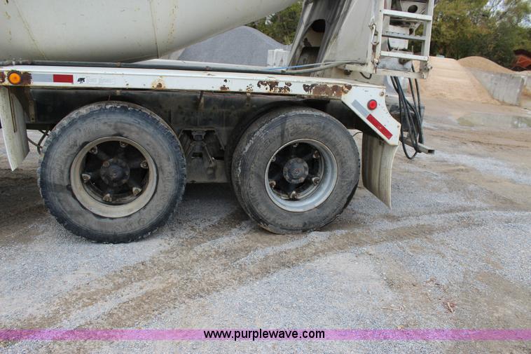 image for item J4294 2000 Sterling A9500 mixer truck