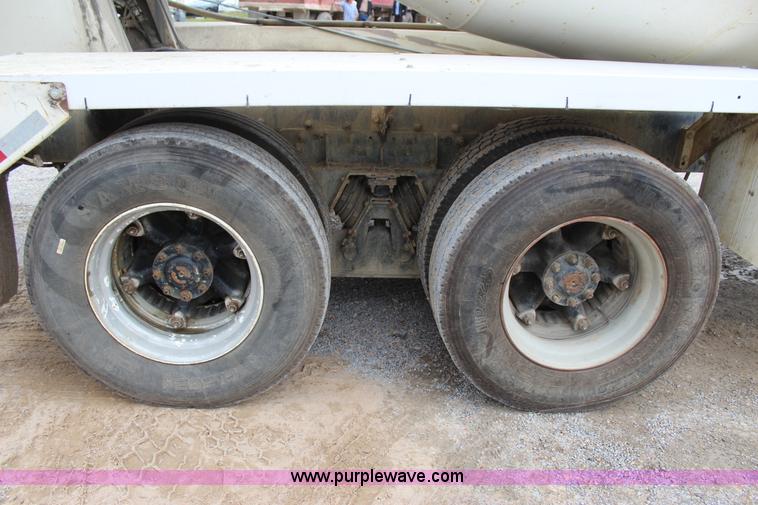 image for item J4294 2000 Sterling A9500 mixer truck