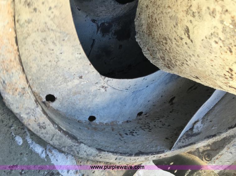 image for item J4294 2000 Sterling A9500 mixer truck