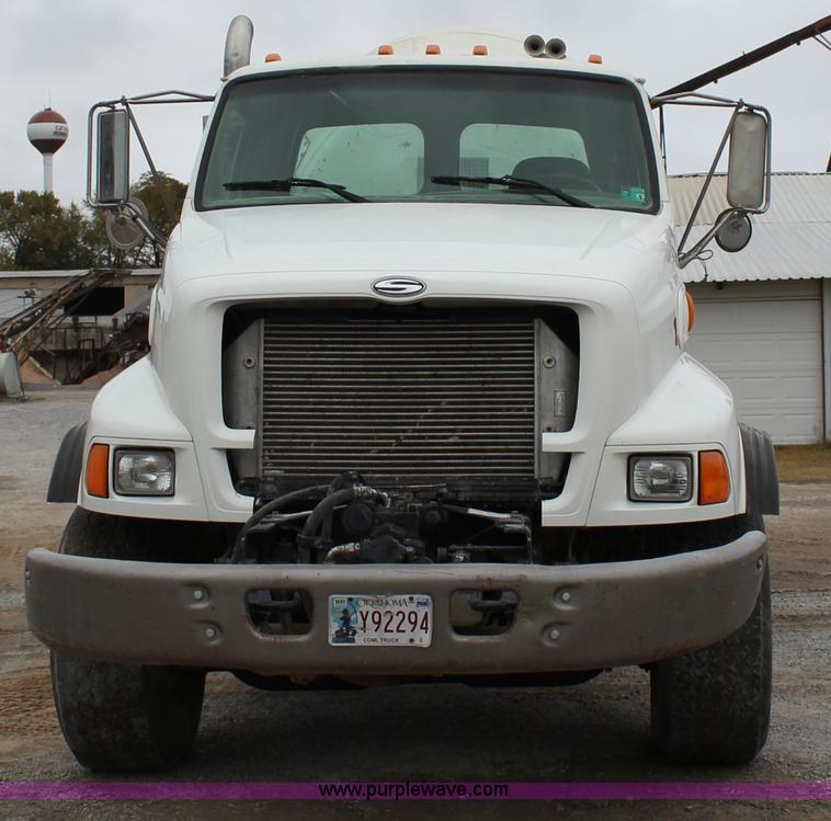 image for item J4295 1999 Sterling A9500 mixer truck