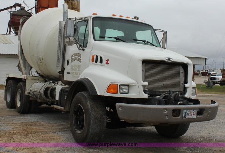 image for item J4295 1999 Sterling A9500 mixer truck