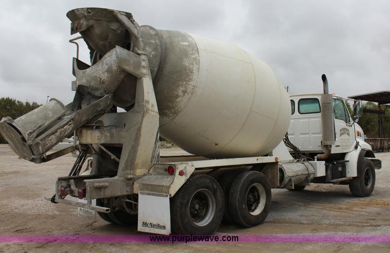 image for item J4295 1999 Sterling A9500 mixer truck