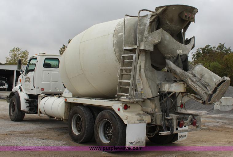 image for item J4295 1999 Sterling A9500 mixer truck