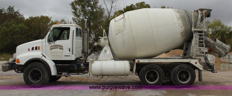 image for item J4295 1999 Sterling A9500 mixer truck