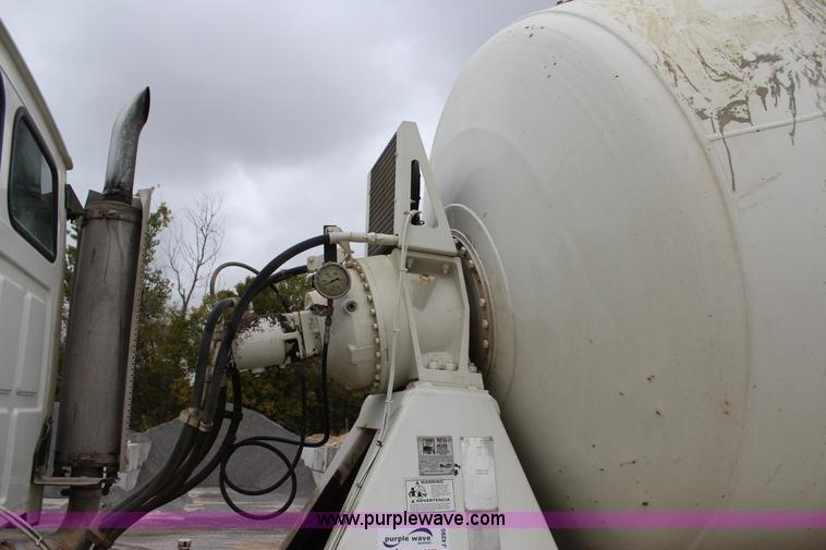 image for item J4295 1999 Sterling A9500 mixer truck