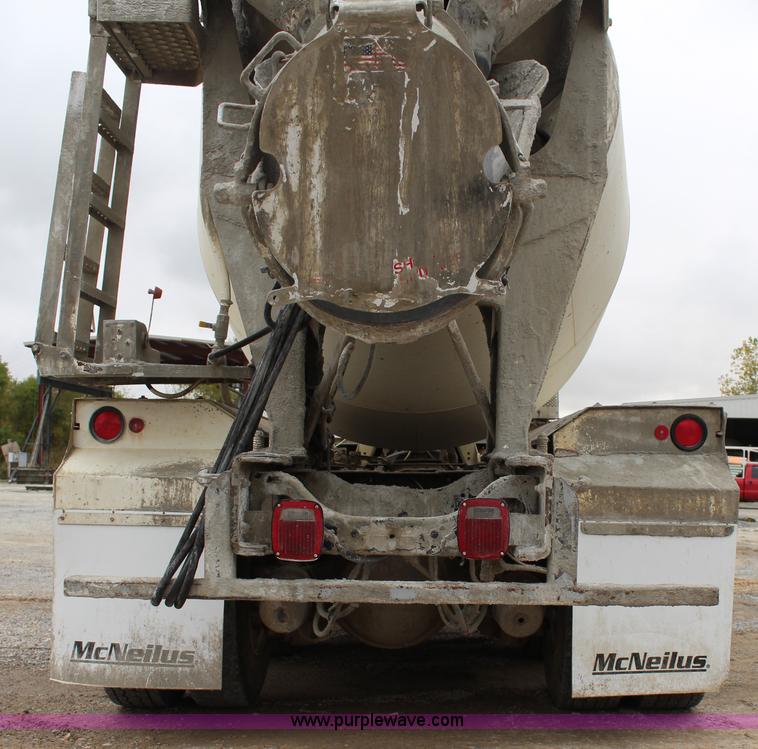 image for item J4295 1999 Sterling A9500 mixer truck