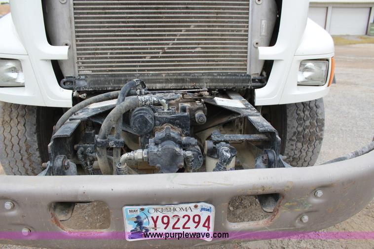 image for item J4295 1999 Sterling A9500 mixer truck