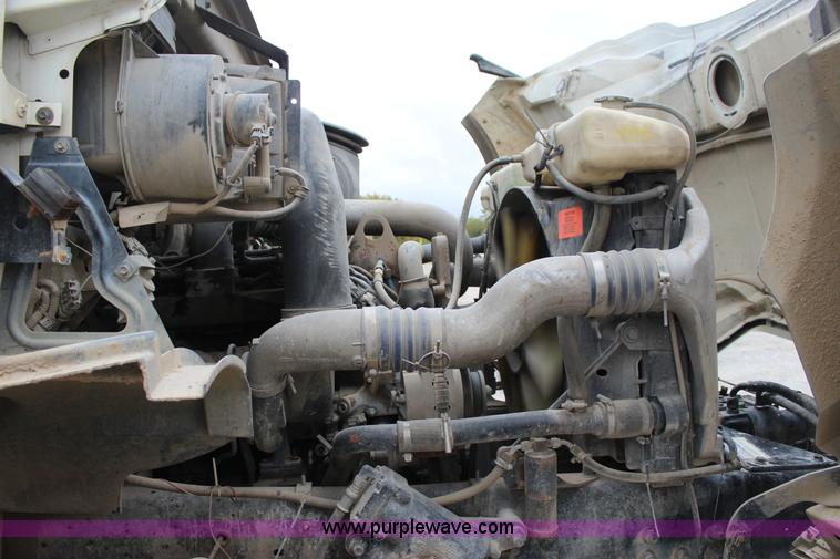 image for item J4295 1999 Sterling A9500 mixer truck