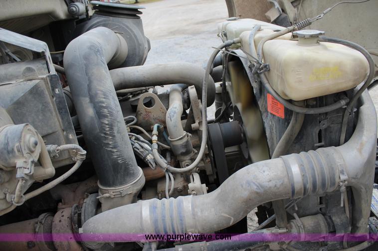 image for item J4295 1999 Sterling A9500 mixer truck