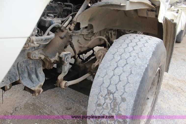 image for item J4295 1999 Sterling A9500 mixer truck