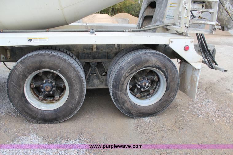 image for item J4295 1999 Sterling A9500 mixer truck