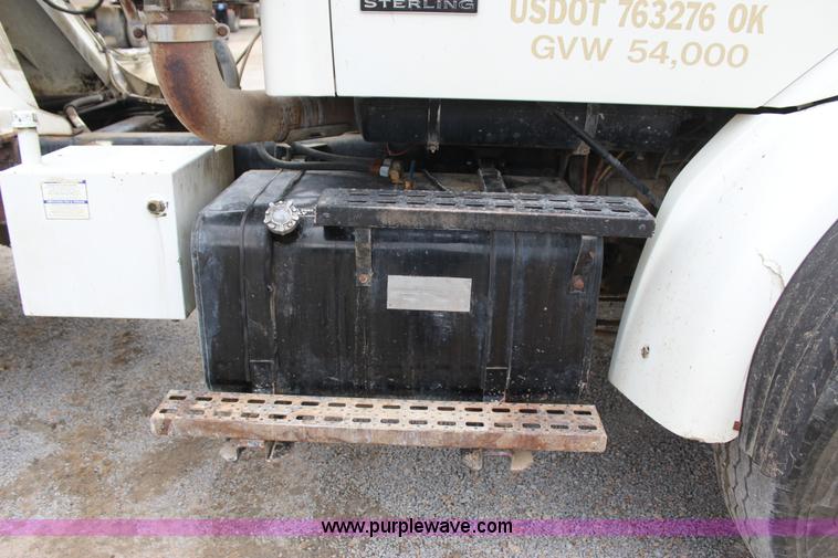 image for item J4295 1999 Sterling A9500 mixer truck