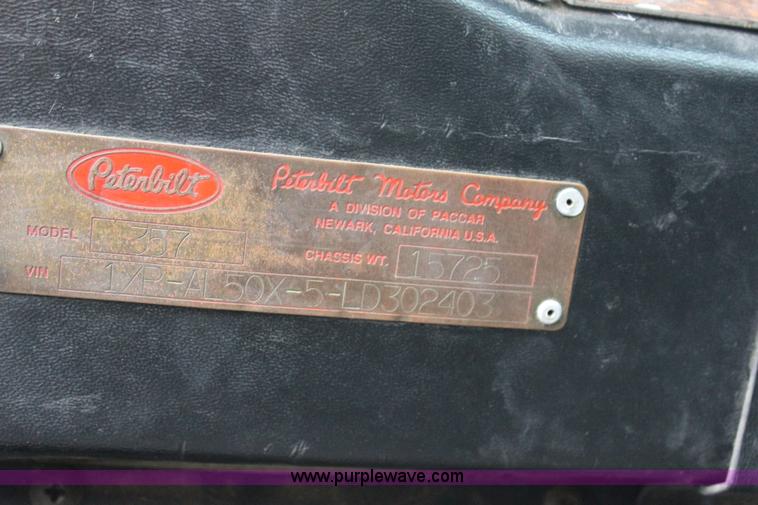 image for item J4296 1990 Peterbilt 357 mixer truck