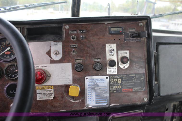 image for item J4296 1990 Peterbilt 357 mixer truck