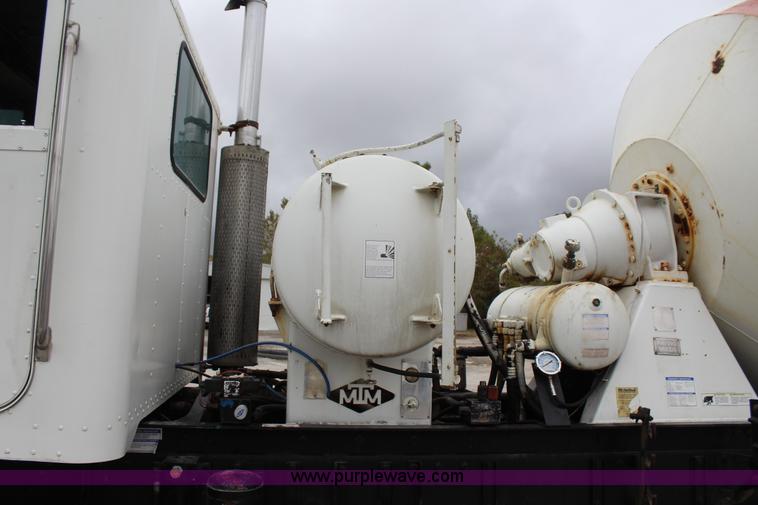 image for item J4296 1990 Peterbilt 357 mixer truck