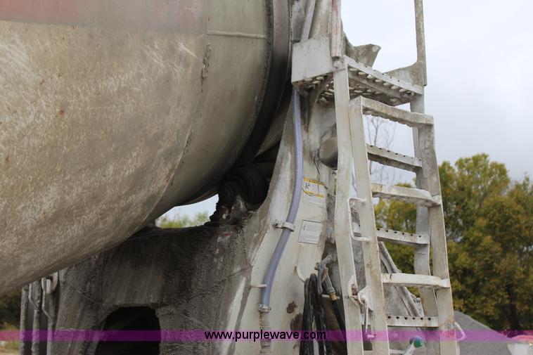 image for item J4296 1990 Peterbilt 357 mixer truck