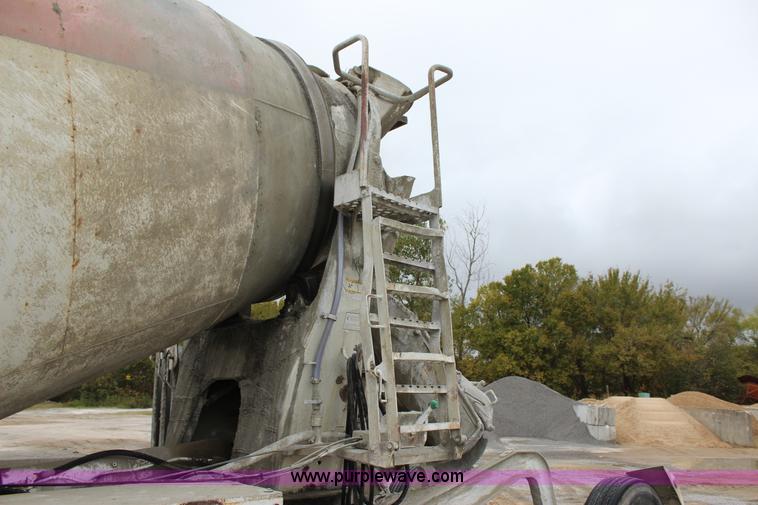 image for item J4296 1990 Peterbilt 357 mixer truck