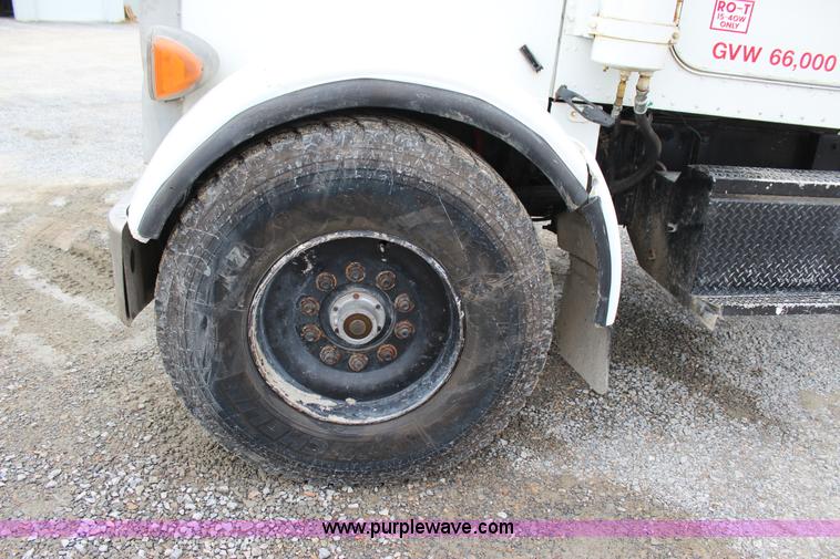 image for item J4296 1990 Peterbilt 357 mixer truck