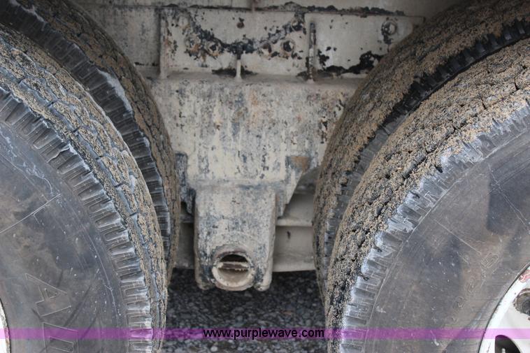 image for item J4296 1990 Peterbilt 357 mixer truck