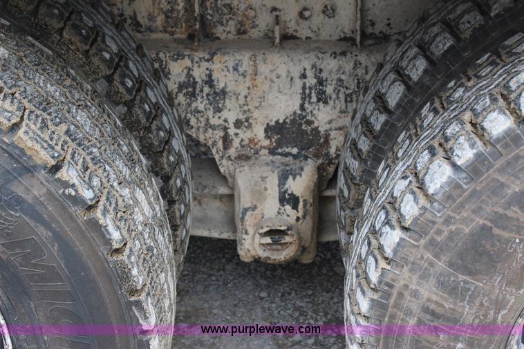 image for item J4296 1990 Peterbilt 357 mixer truck