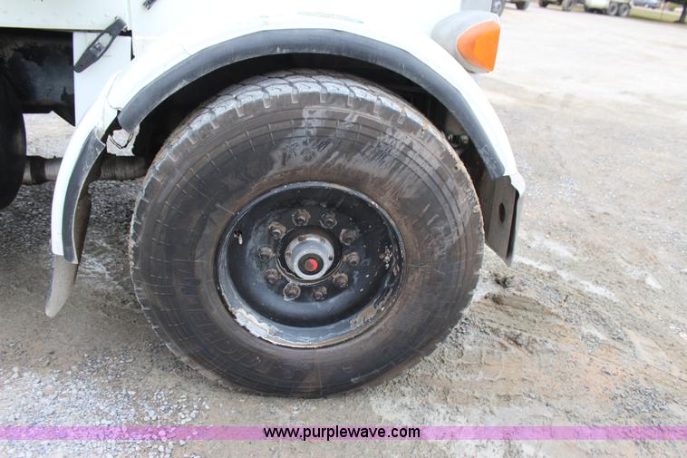 image for item J4296 1990 Peterbilt 357 mixer truck