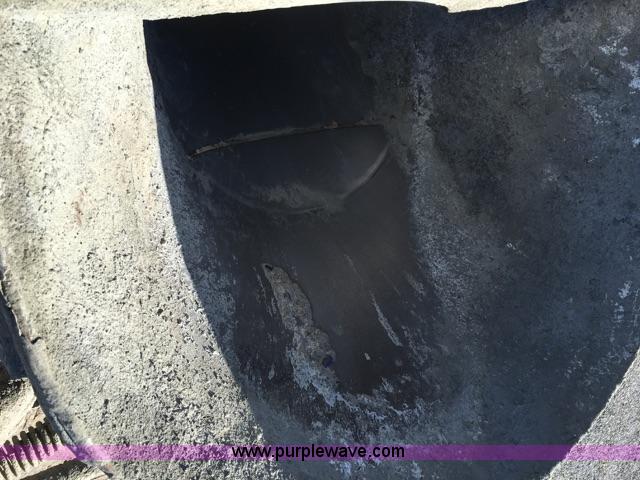 image for item J4296 1990 Peterbilt 357 mixer truck