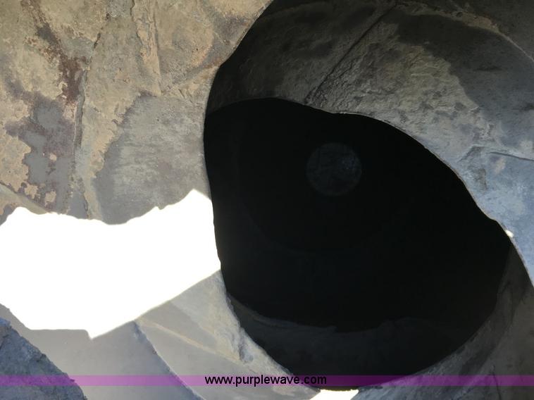 image for item J4296 1990 Peterbilt 357 mixer truck