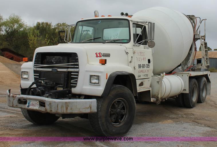image for item J4297 1991 Ford LT8000 mixer truck