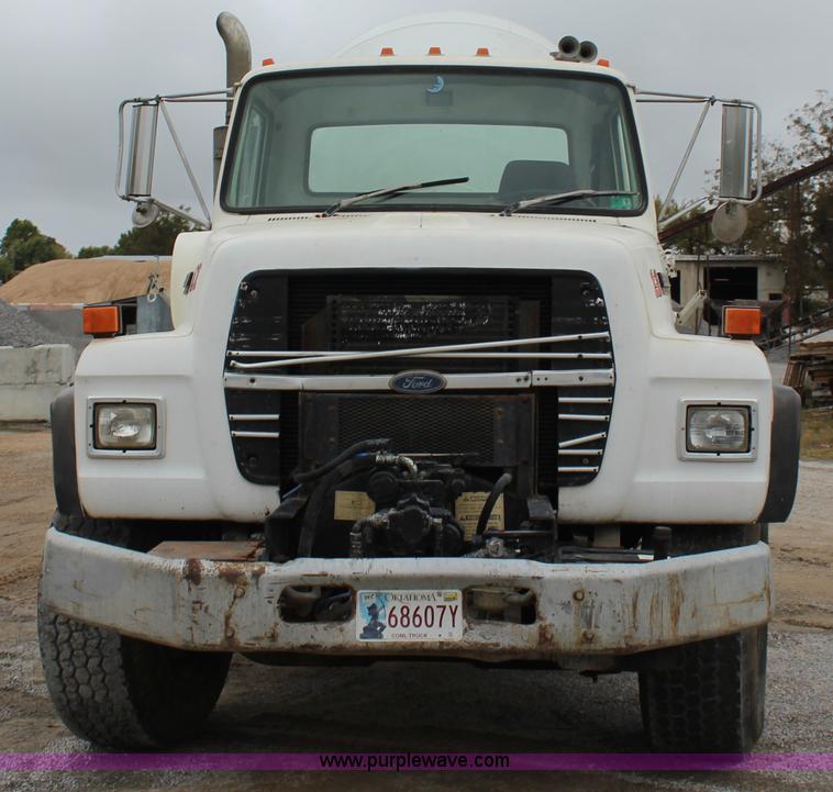 image for item J4297 1991 Ford LT8000 mixer truck