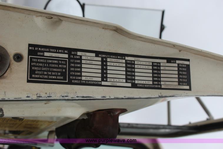 image for item J4297 1991 Ford LT8000 mixer truck