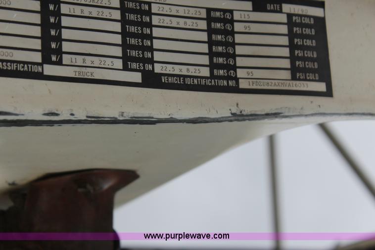 image for item J4297 1991 Ford LT8000 mixer truck