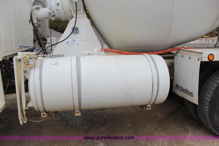 image for item J4297 1991 Ford LT8000 mixer truck