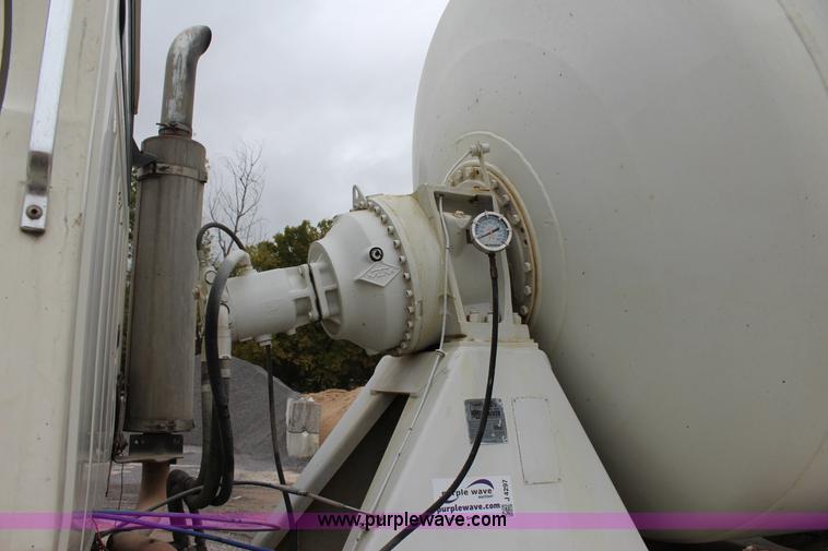 image for item J4297 1991 Ford LT8000 mixer truck