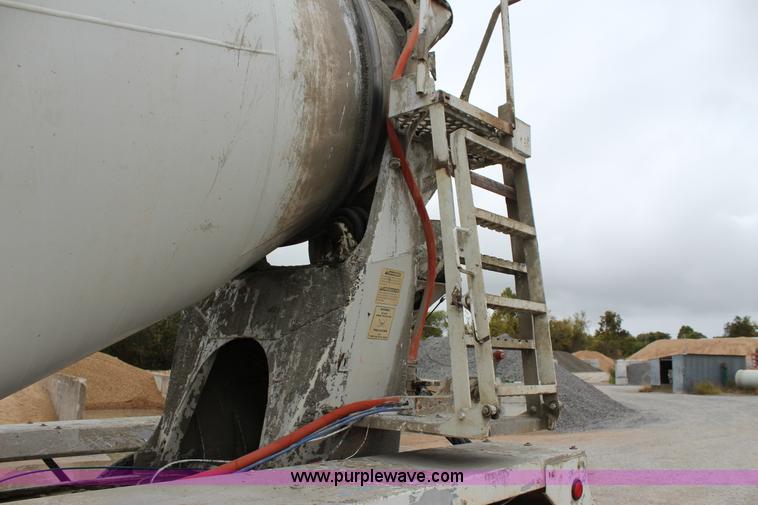 image for item J4297 1991 Ford LT8000 mixer truck