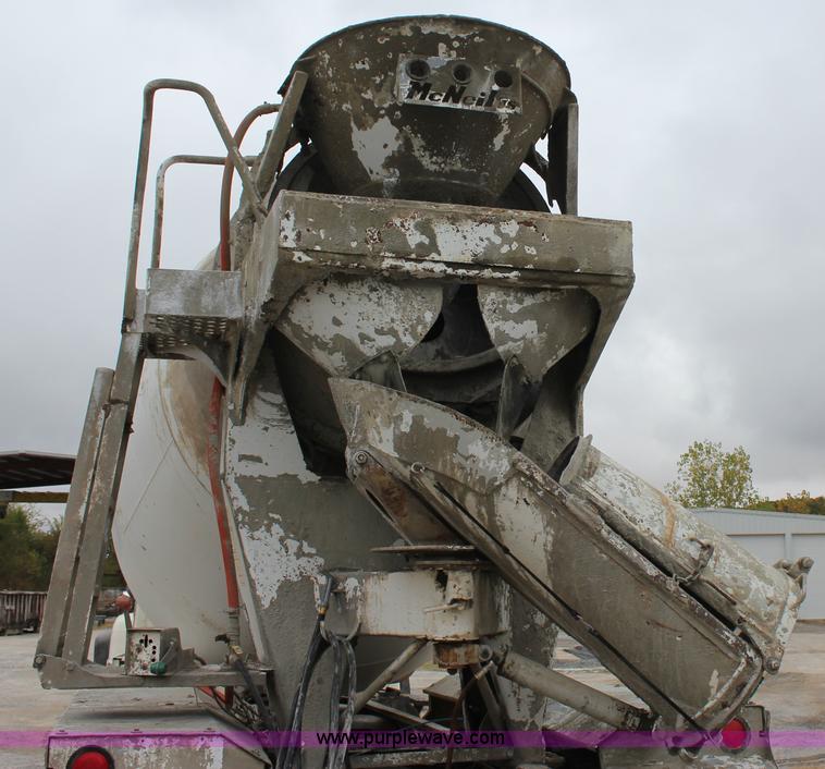 image for item J4297 1991 Ford LT8000 mixer truck