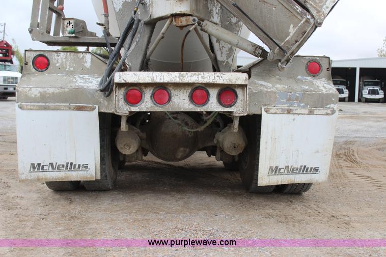 image for item J4297 1991 Ford LT8000 mixer truck