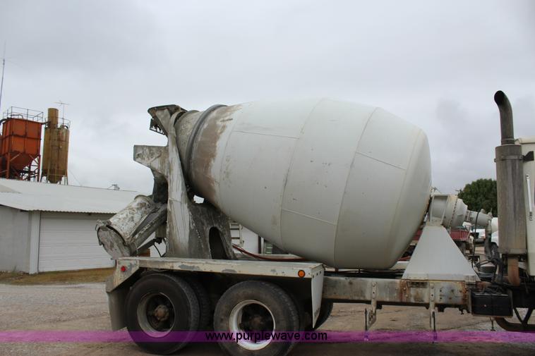 image for item J4297 1991 Ford LT8000 mixer truck